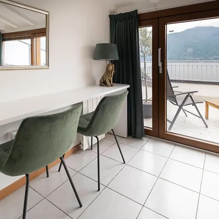 Lake View Apartment