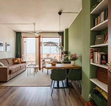 Lake View Apartment
